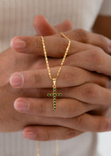 Cargar imagen en el visor de la galería, Cadena escalera delgada plana lisa 65cms + dije cruz verde