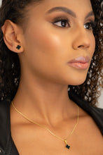 Cargar imagen en el visor de la galería, Conjunto Clover Negro 1cms (Topos + cadena y dije)