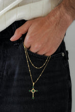 Cargar imagen en el visor de la galería, Cadena cubana sol 65cm + dije cruz verde