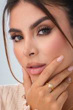 Cargar imagen en el visor de la galería, Anillo cristal love ajustable