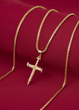 Cargar imagen en el visor de la galería, Cadena veneciana gruesa 65cms + Dije Cruz Clavos Circonias Cristal