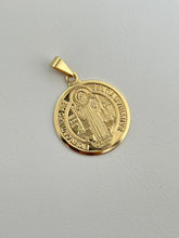 Cargar imagen en el visor de la galería, Dije san Benito exclusive 21mm