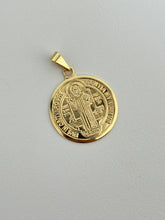 Cargar imagen en el visor de la galería, Dije san Benito exclusive 21mm