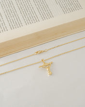 Cargar imagen en el visor de la galería, Cadena Aros ( 45cms )+ Dije Cristo Dalí 2.3cms