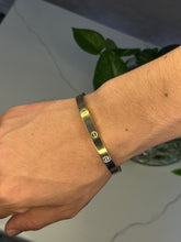 Cargar imagen en el visor de la galería, Brazalete tornillos alta gama