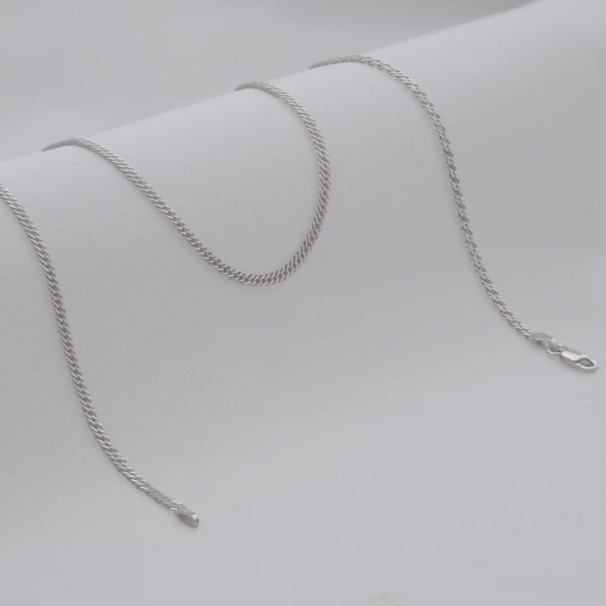 Cadena cubana cruzada 2.4mm 65cms