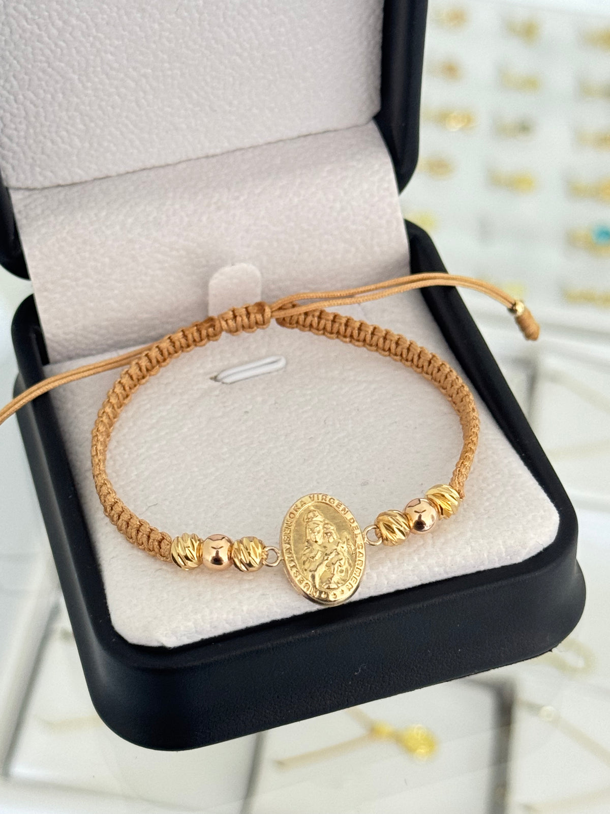 Pulsera Virgen del Carmen. N de balín: #5 rosado, #5 diamantado.