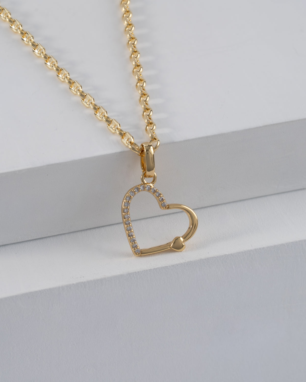 Cadena Gcc It 2.5mm 45cms + dije amour dore 17-16mm