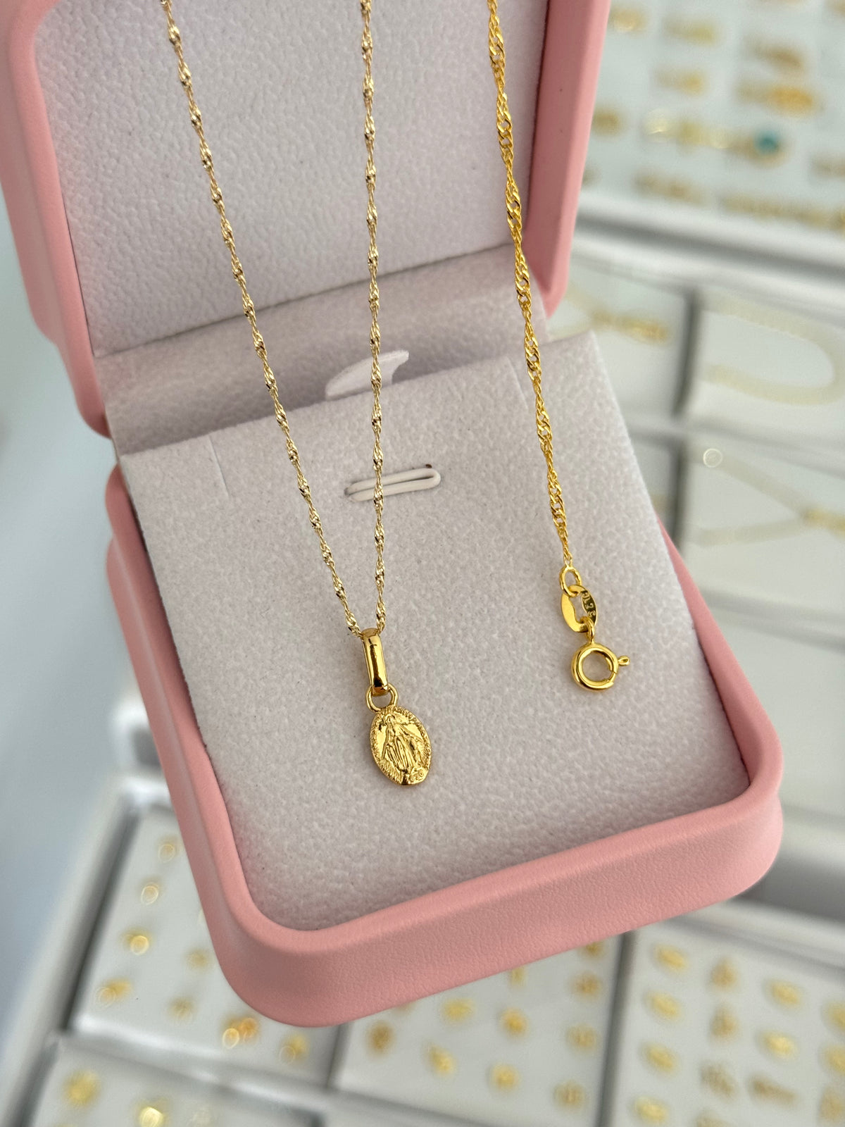 Conjunto Singapur (cadena Singapur it 1.2mm 45cms + pulsera Singapur 1.5mm 16cms + dije milagrosa 12mm)