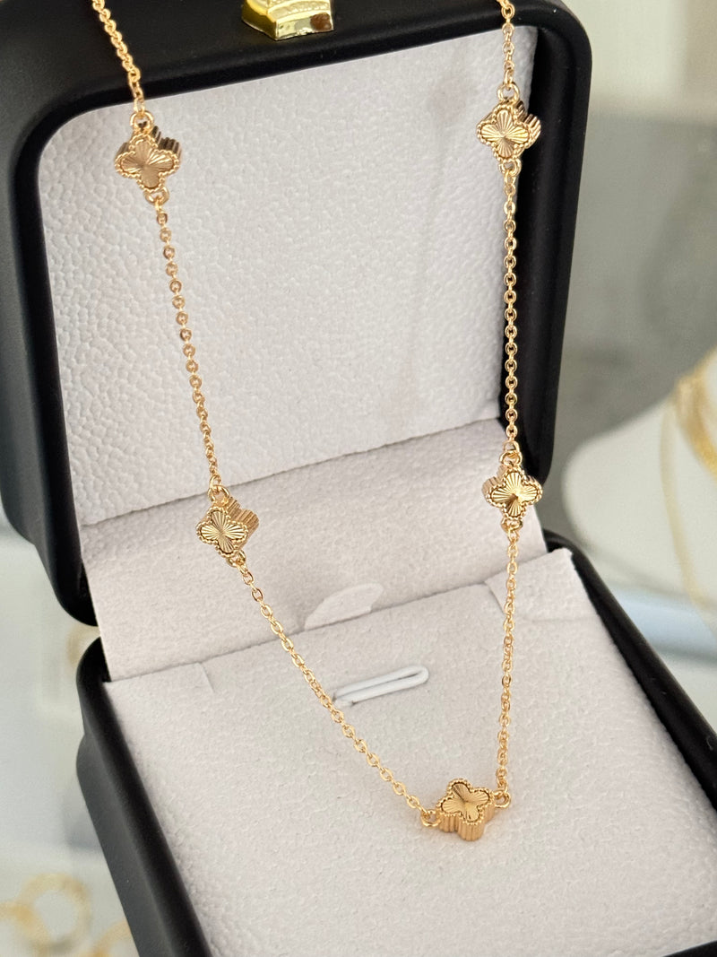 Collar trebol diamantado 45cm