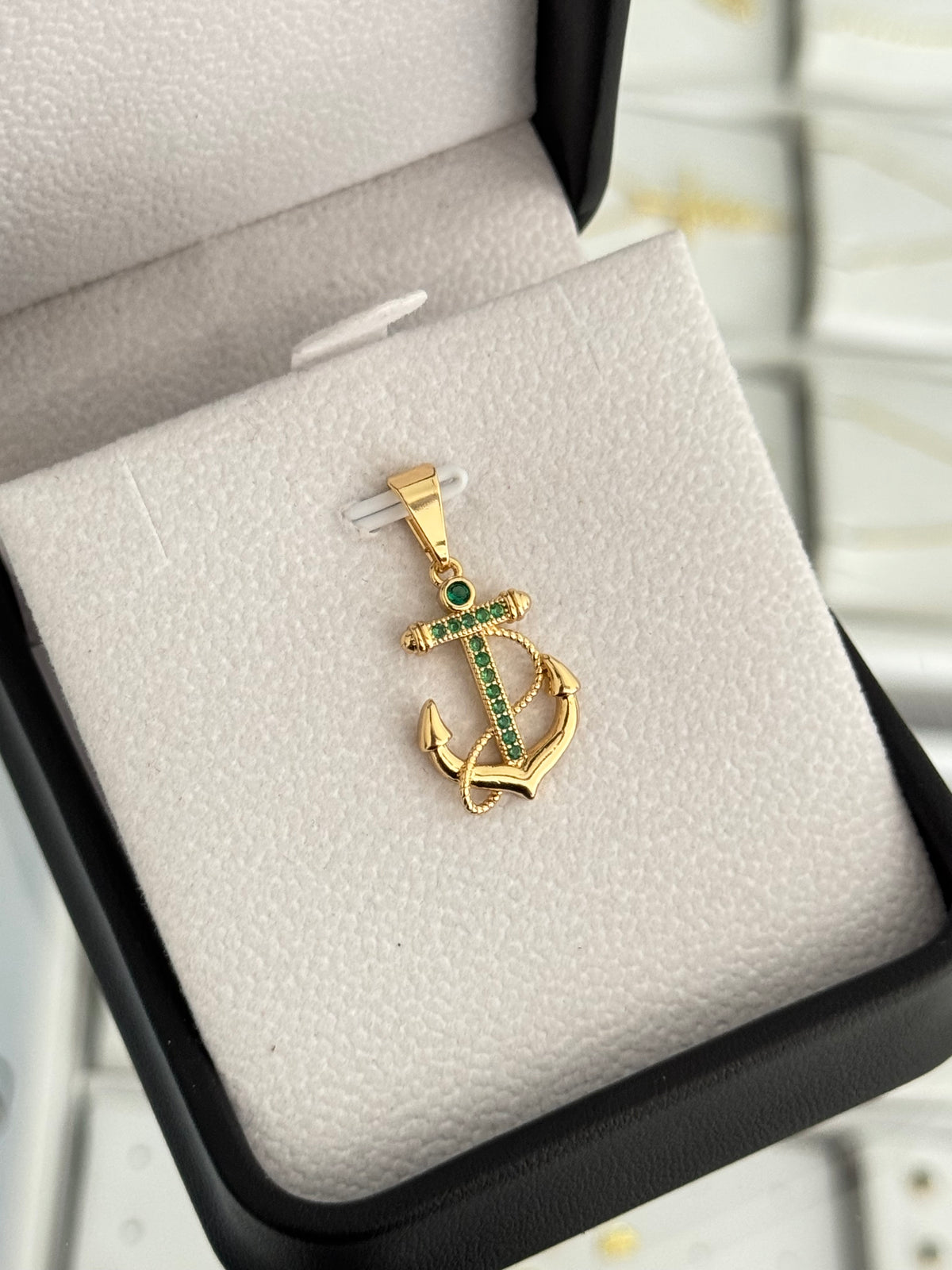 Dije ancla emerald