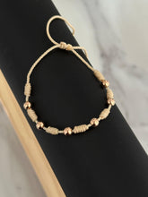 Cargar imagen en el visor de la galería, Pulsera 7 nudos oro rosa (balín #5)
