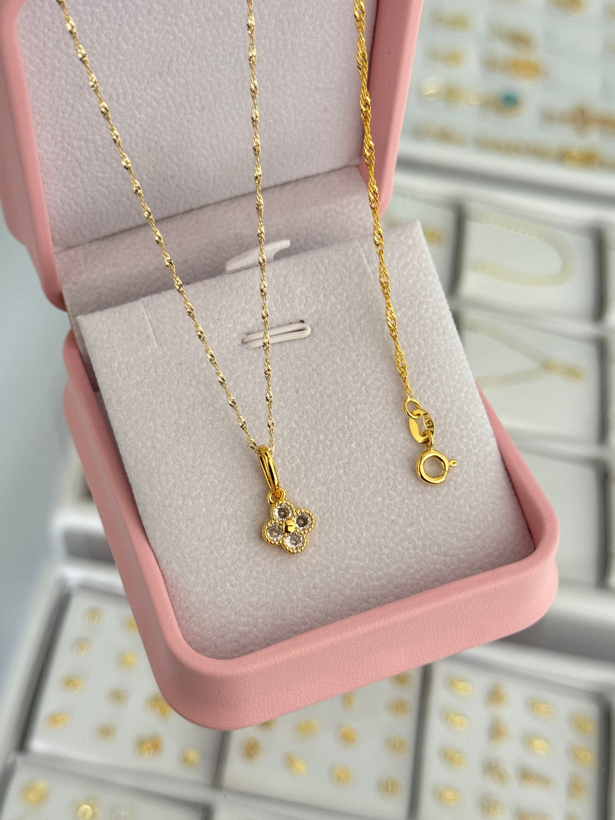 Conjunto clover motif (cadena Singapur it 1.2mm 45cms + pulsera Singapur 1.5mm 16cm + dije)