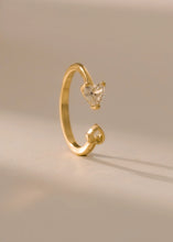 Cargar imagen en el visor de la galería, Anillo in love ajustable
