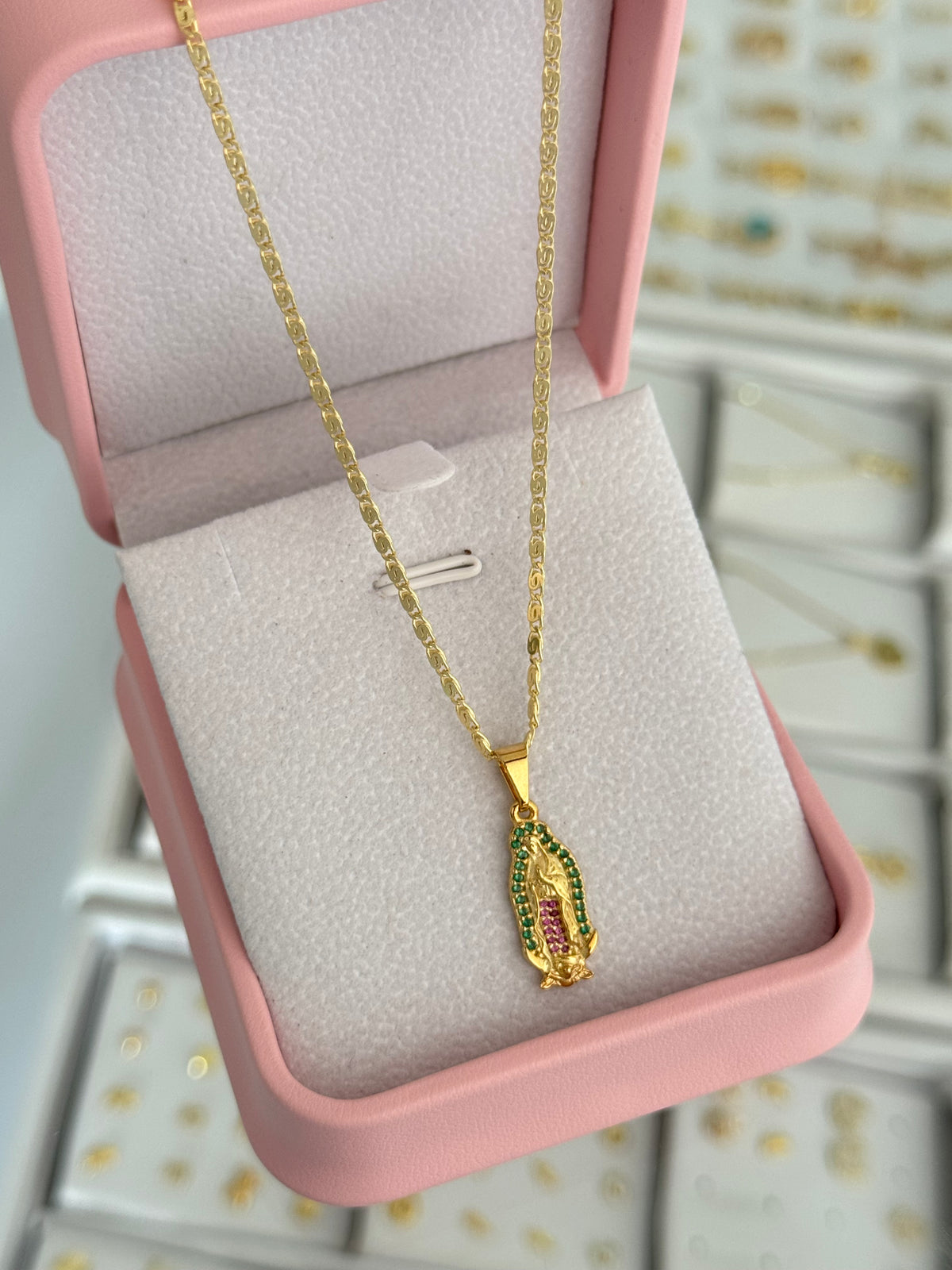 Cadena china IT 2mm 45cms + dije virgen de Guadalupe silueta circones