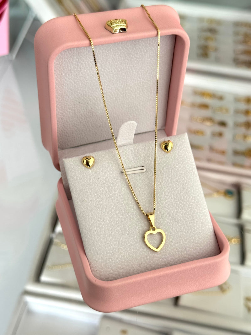 Conjunto corazón silueta (cadena veneciana it 0.7 45cms + topos heart 5mm + dije)