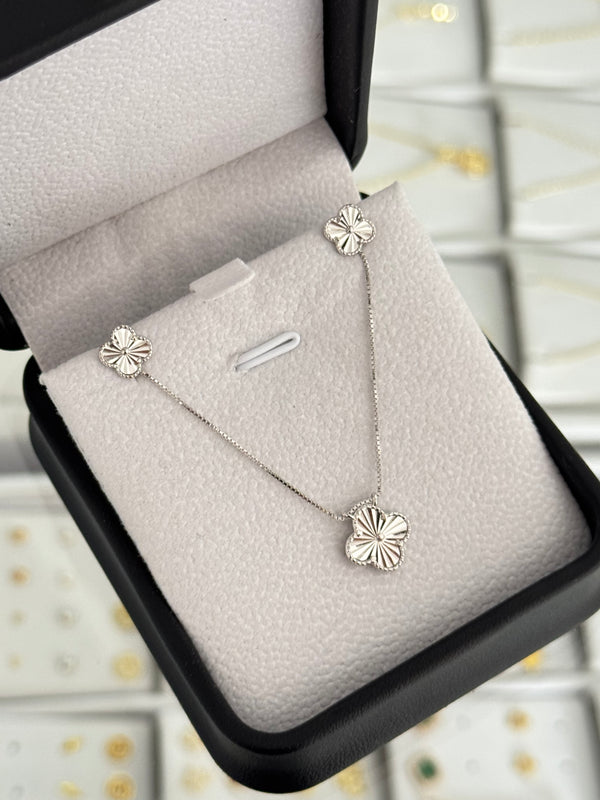 Conjunto clover plata (gargantilla clover 1.3cms 45cms + topos clover 0.8mm)
