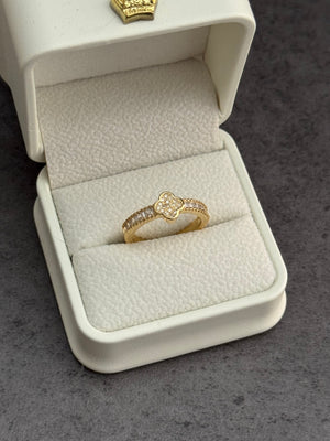 Anillo ajustable trébol con zircon cristal