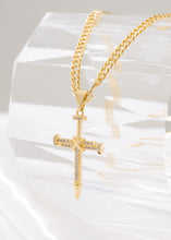 Cargar imagen en el visor de la galería, Cadena continua 4mm 65cm + dije cruz clavos circonias cristal
