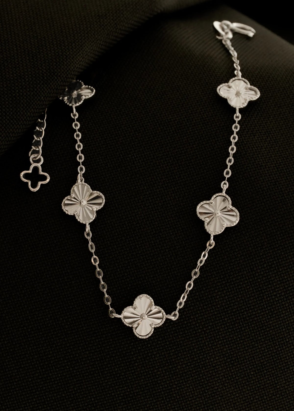Pulsera mini clover 0.7 mm 15 Cms + Ext plata ley 925