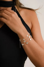 Cargar imagen en el visor de la galería, Pulsera clover nacar 5H 10mm 17 Cms + Ext
