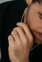 Cargar imagen en el visor de la galería, Anillo Jesús plata ley 925
